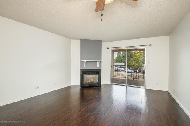 Photo - 2401 West St