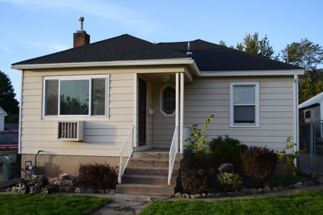 Building Photo - 1648 Cahoon St