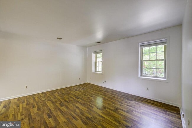 Photo - 1403 E Abingdon Dr Unit 2