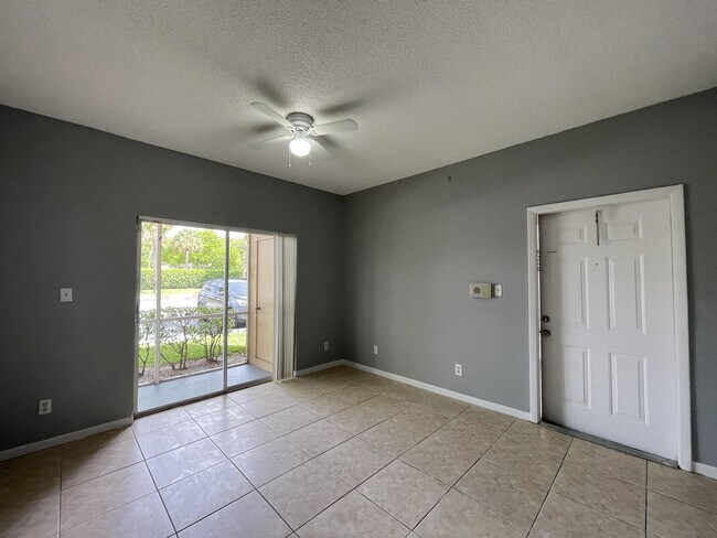 Photo - 840 Cypress Park Way