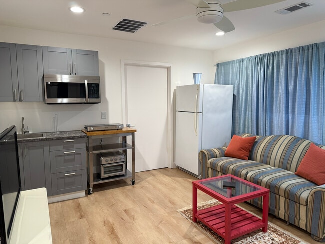 Photo - 22540 Itasca St