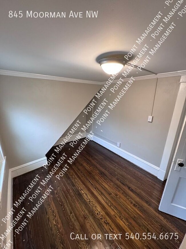 Photo - 845 Moorman Ave NW