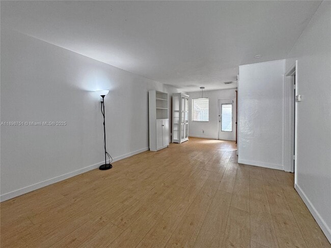 Photo - 2236 Jackson St Unidad 4