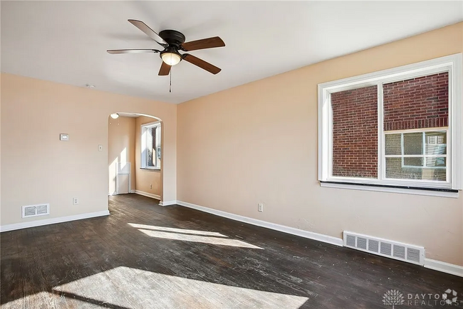Building Photo - 111 E Norman Ave Rental
