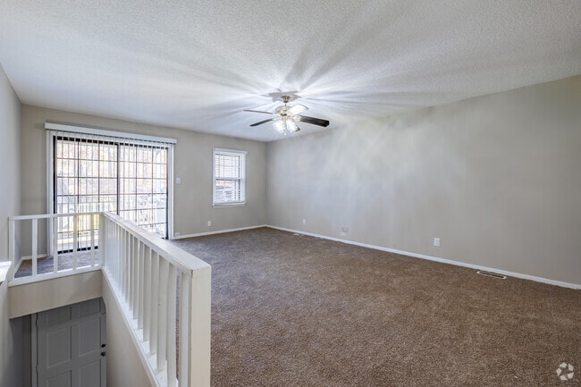 1BR, 1.5BA - 870SF - Skylar Pointe