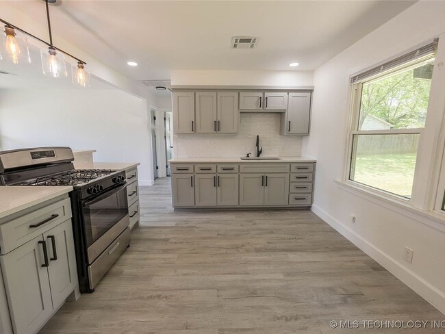 Photo - 2 Bed | 1 Bath in North Tulsa!