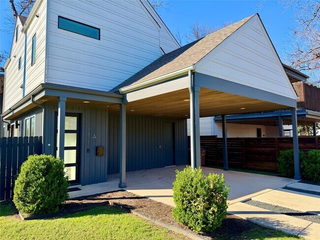 Photo - 1811 Willow St