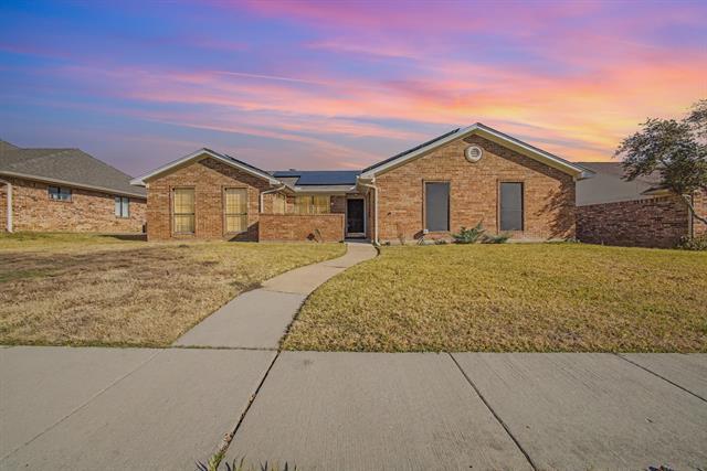 Photo - 913 Sandhurst Dr