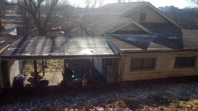 Photo - 2/1 Single family home!