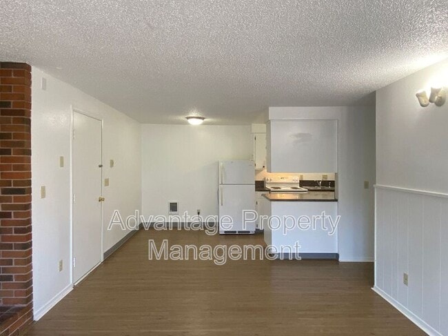 Photo - 585 NW Walnut Blvd