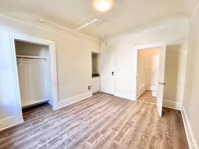 Building Photo - 1010 Bush St Unit 220 Rental