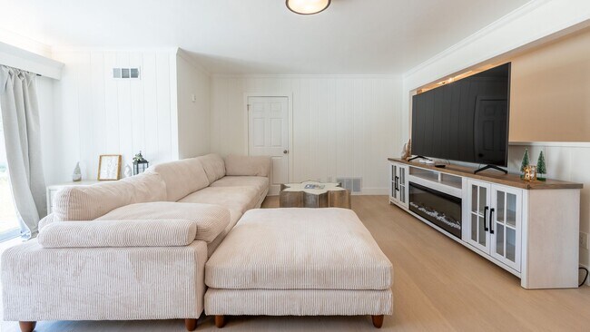 Photo - Relaxing 4BR Family Home Near Attractions  Share  Save