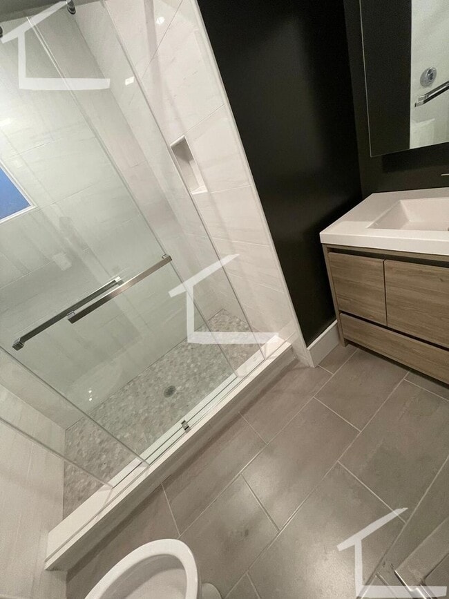 Photo - Huge 3 bed in Washington square