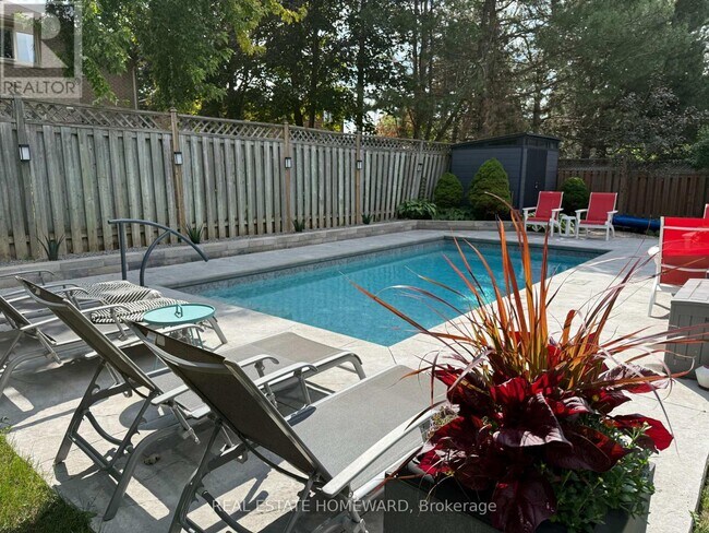 Photo - 1530 Scollard Crescent