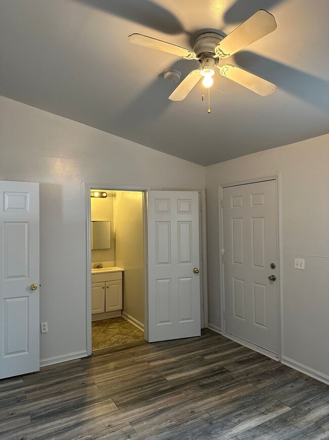 Photo - Spacious Duplex!