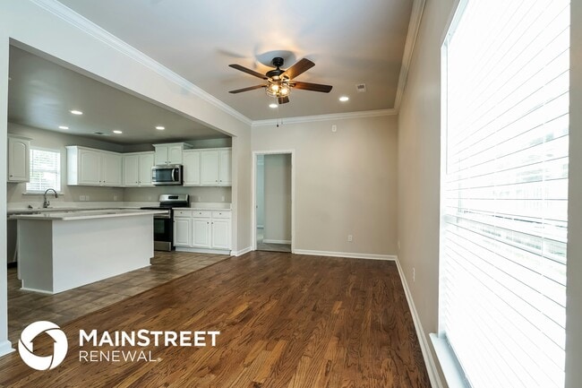 Photo - 195 Carrington Ln