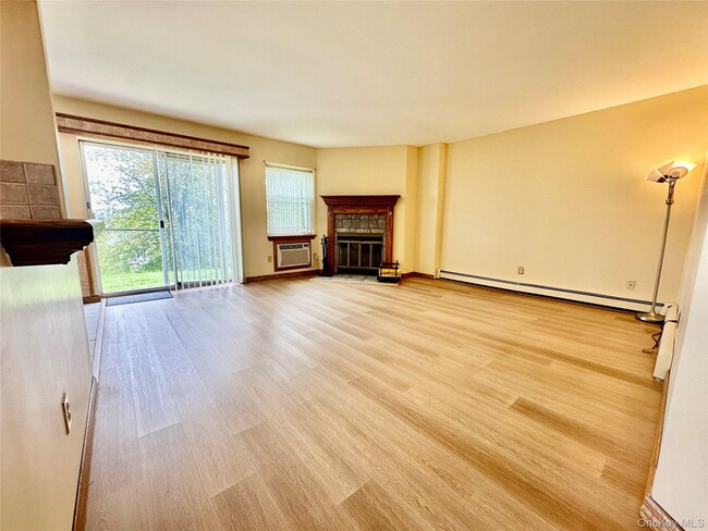 Photo - 25 Lexington Hills Rd Unit 7