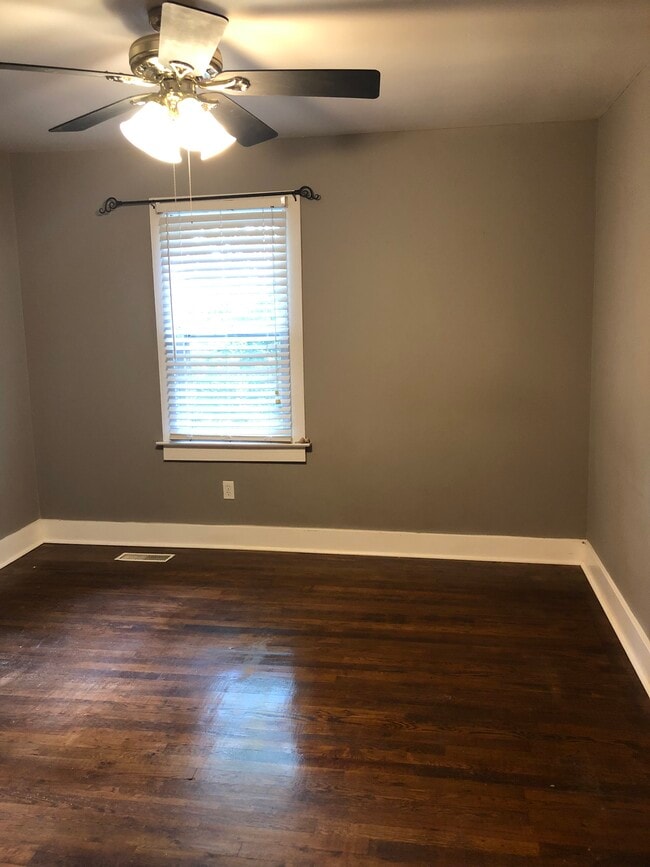 Photo - 6592 Moores Mill Rd