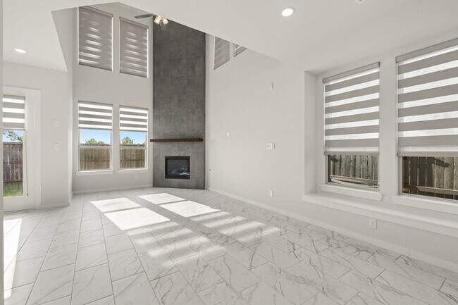 Photo - 6579 Scarlet Pond Ln