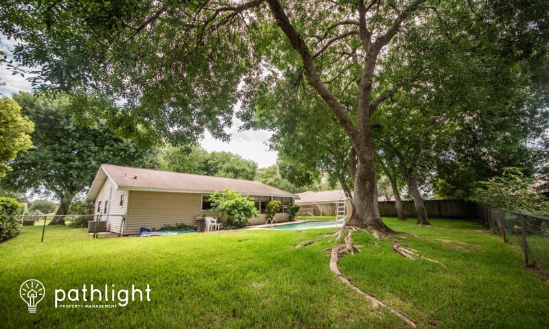 Photo - 869 Chickadee Dr