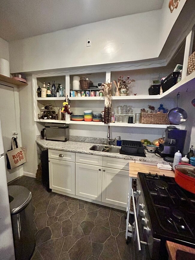 Photo - 1872 Commonwealth Ave Unidad 3