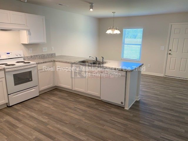 Photo - 3901 Vershire Ave
