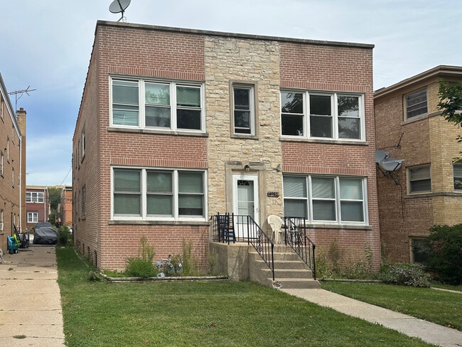 Building Photo - 4952 Hull St