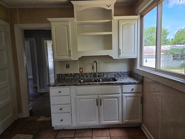 Photo - 2117 Kennedy Dr