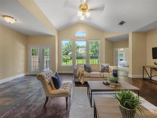 Photo - 10346 Bel Aire Dr House