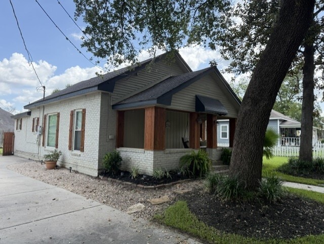 Building Photo - 407 2nd St