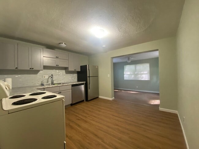 Photo - Updated 2 bedroom in South Daytona
