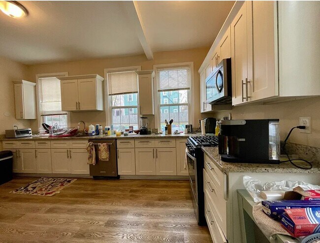 Photo - 68 John St Unit 1