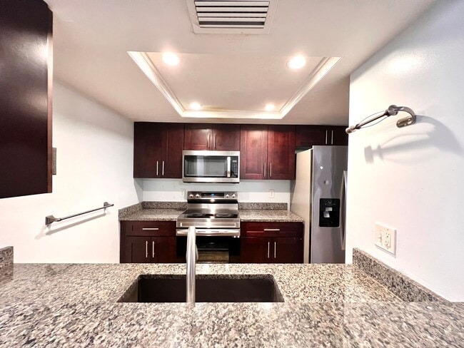 Photo - Updated 3 Bedroom, 3 Bathroom Townhome in ...