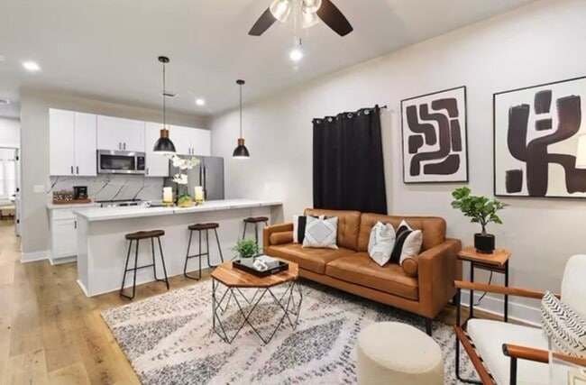 Building Photo - 2406 Truxillo St Unit A