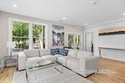 42 Waverly St Unit 1