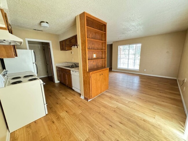 Photo - 1302 Covey Ln Unit Apt D