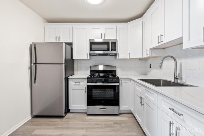 Photo - 250 Main St Condo Unit 28