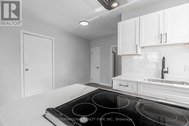 Photo - 215 Hamilton