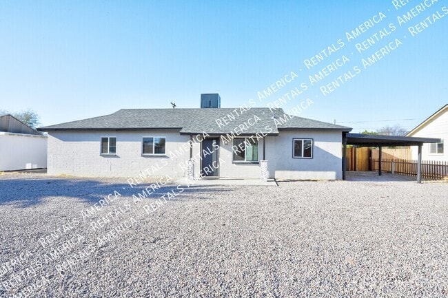 Building Photo - 4733 E 18th St