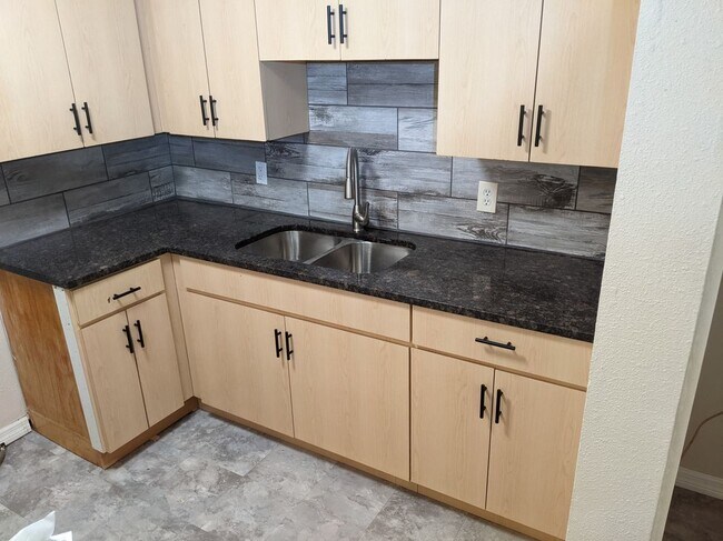 Photo - 4512 E 10th Ave