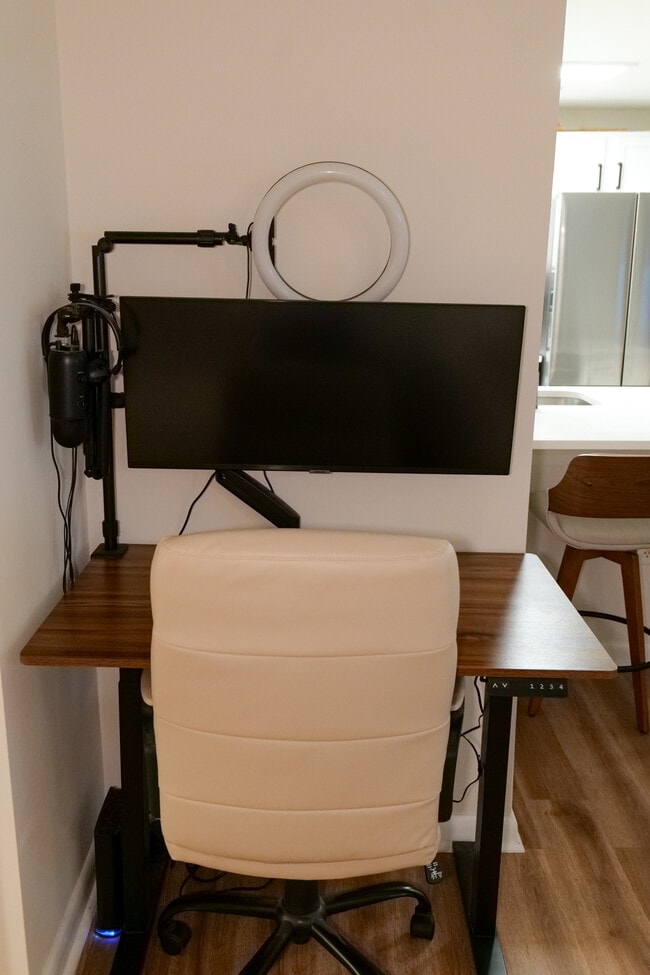 Photo - 350 G St SW Unidad N507