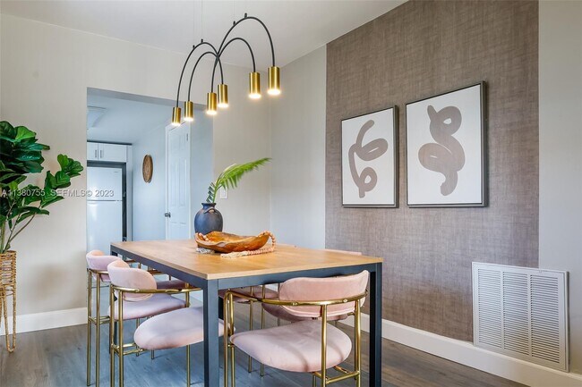 2761 SW 33rd Ave Unit 1