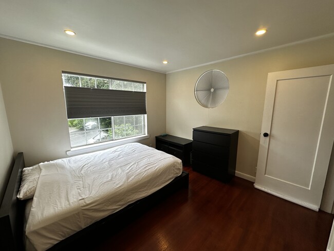 Photo - 19 Miramar Ave Unit Studio BD