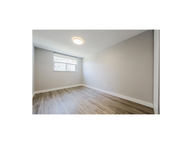 Photo - 70 Parkwoods Village Dr