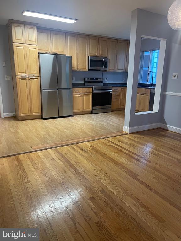 Photo - 5528 Warwick Pl