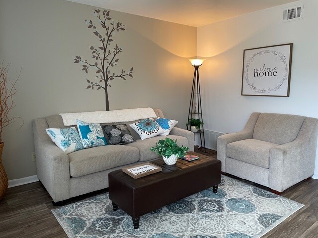 Photo - Eleven Oaks Apartments