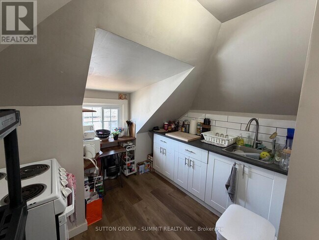 Photo - UPPER - 155 1/2 LAKE STREET