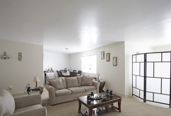 Photo - Colonial Court Apartments