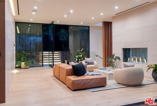 Photo - 3748 Berry Dr