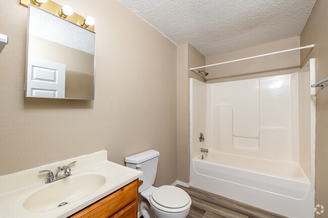 3BR, 2BA - 1,200SF - Primary Bathroom